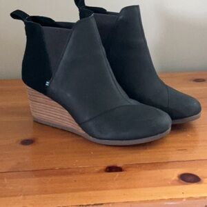 Toms Black Ankle Boots with Elastic Panels